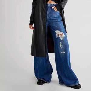 NWOT Free People Cerulean Wash Ellie Destroyed Wide Leg Jeans 31